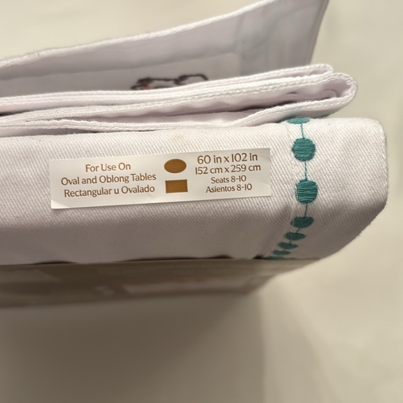 EASTER BUNNY EVERHOME EMBROIDERED TABLECLOTH - Picture 5 of 5